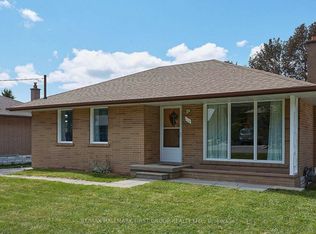 212 Hallett Ave, Whitby, ON L1N 5K8