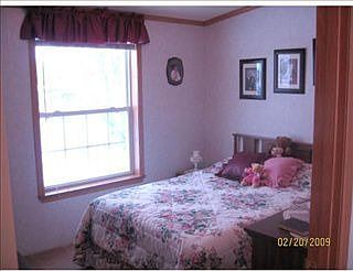 4th image of 7916 King Ave W