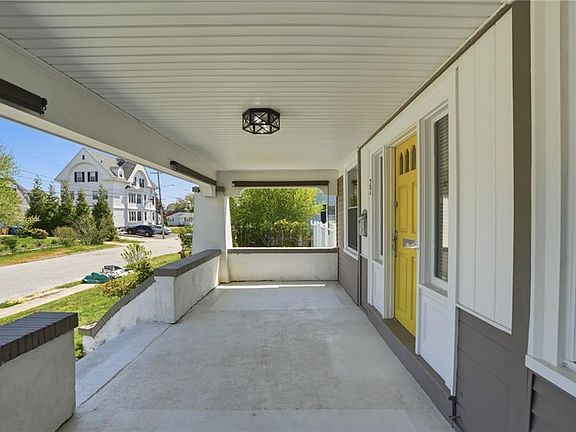 4th image of 22 Waldron Ave