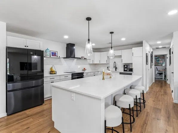 6100 W 88th St, Overland Park, KS 66207