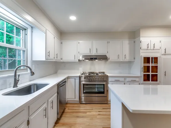 403 Shawnee Dr, Columbia, TN 38401