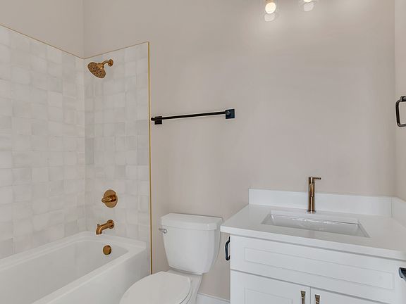 5th image of 6109 Robertson Ave #A