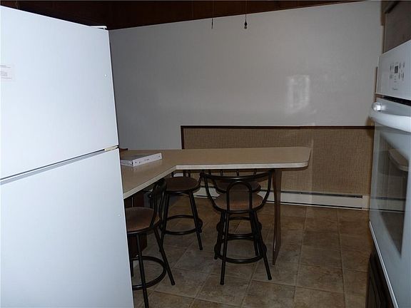 4th image of 124 N Harrison St