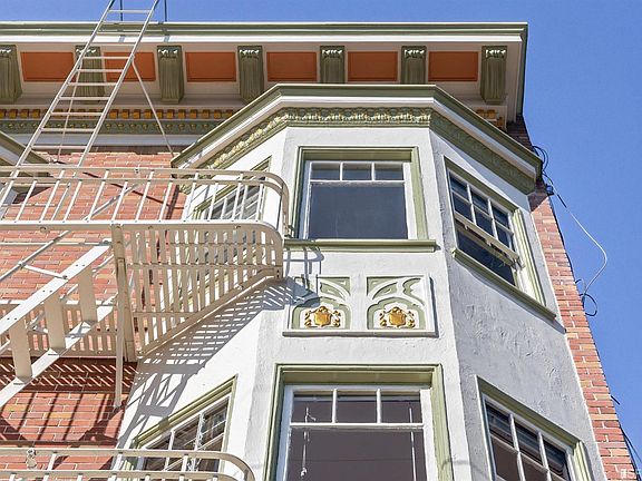 3rd image of 932 Cabrillo St