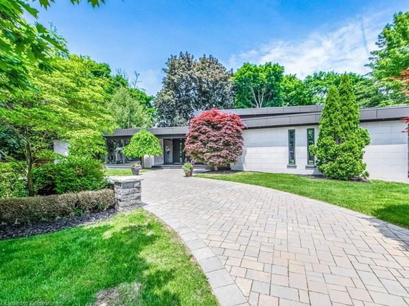 621 Sir Richards Rd, Mississauga, ON L5C 1A3