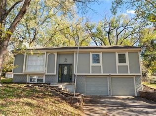 6909 NW Searcy Dr, Kansas City, MO 64152