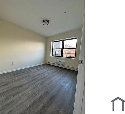 4th image of 2270 Bronx Park E