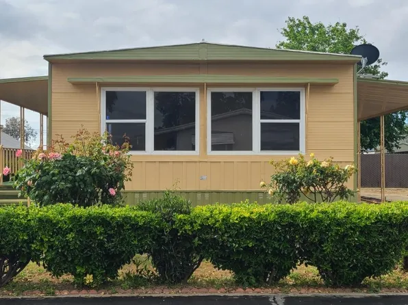 324 Magnolia Ave Space 42, Lemoore, CA 93245