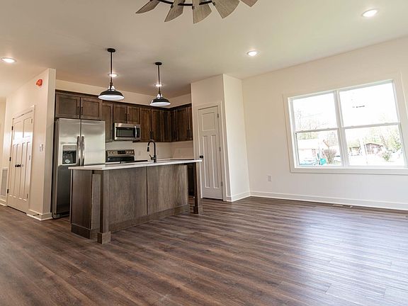4th image of 77 Duncan Ln