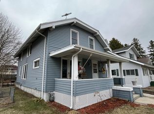 924 N 8th St, Manitowoc, WI 54220