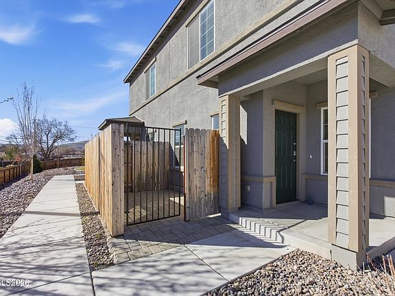 4th image of 420 Autumn Breeze Cir