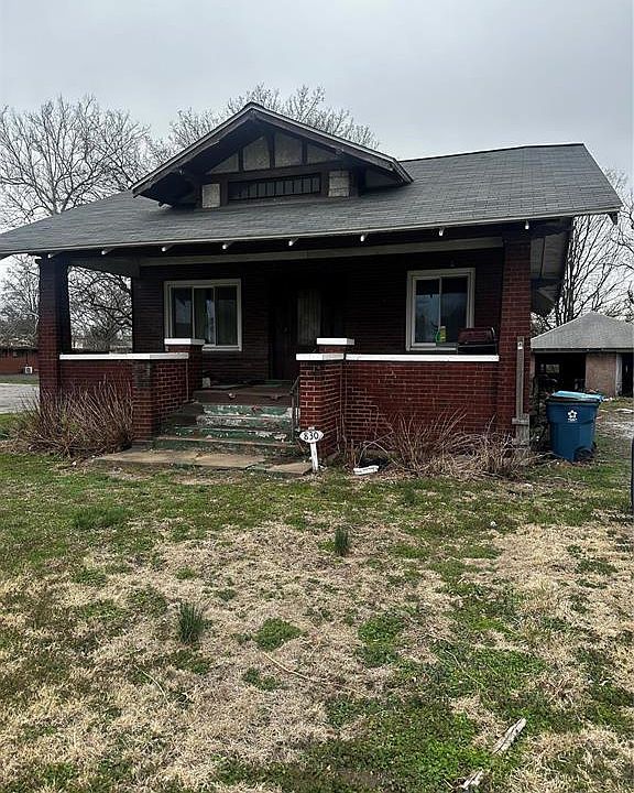 1st image of 830 N Wood River Ave
