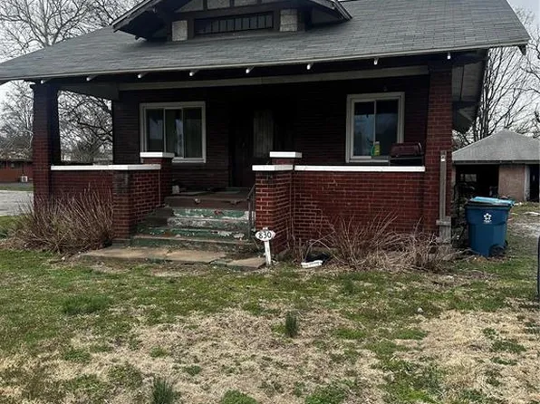 830 N Wood River Ave, Wood River, IL 62095