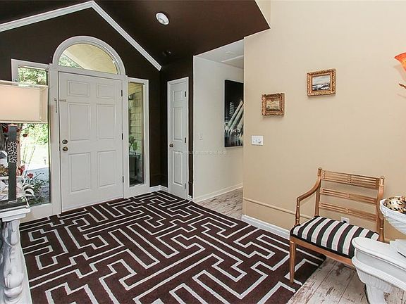 4th image of 27 Sugar Pine Ln