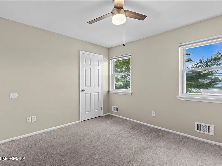 8 Primrose Ln — Photo 16