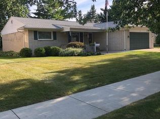 510 Eastlook Dr, Saline, MI 48176