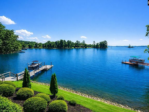 5th image of 249 Pointe Overlook Dr