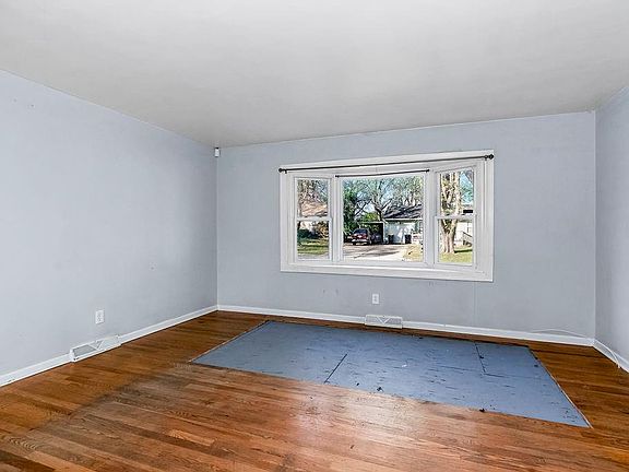 2nd image of 8307 E 110th St