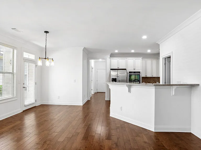 3951 Baverton Dr — Photo 7