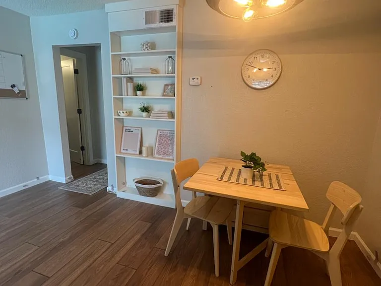 2401 Manor Rd #118 — Photo 6