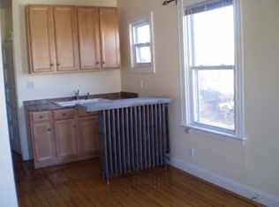 7 Dresser St APT 2A, Newport, RI 02840