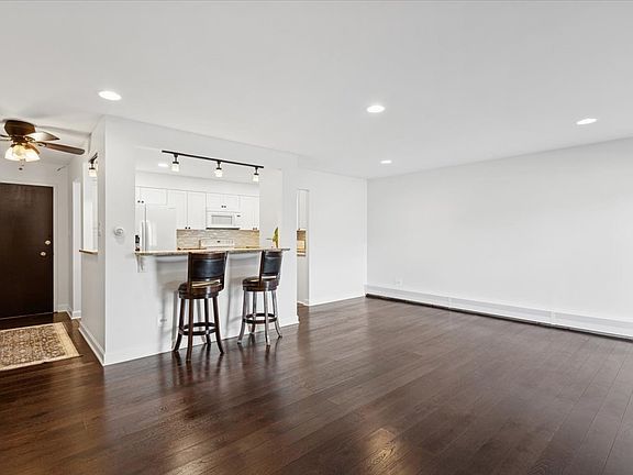 4th image of 3913 Saratoga Ave #G-105