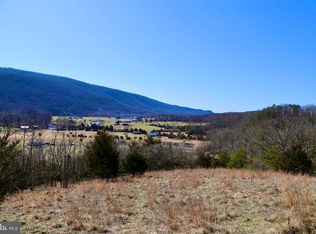 11 S Hilltop Dr, Delray, WV 26714