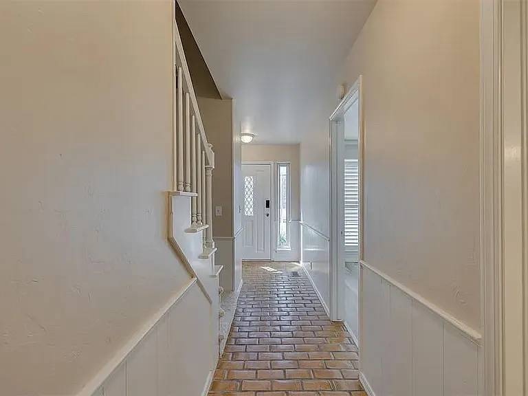 3057 W Wilshire Blvd — Photo 4