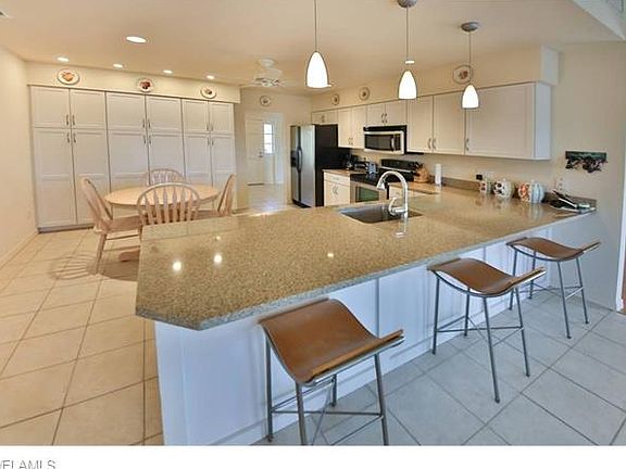 4th image of 577 Lake Murex Cir