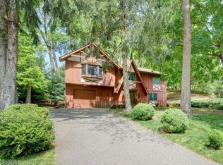 620 Sandra Dr, Landing, NJ 07850