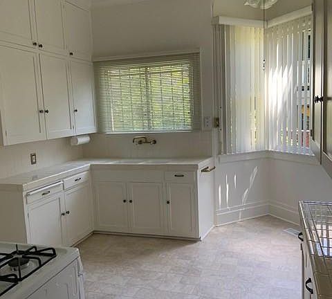 3rd image of 14 E Valerio St APT 1