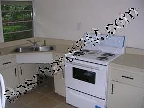 2nd image of 1203A NE 7th Pl