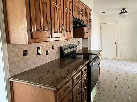 4th image of 134 Hanna Ave