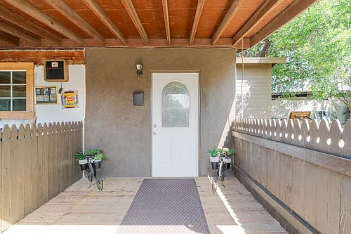 13333 Gladstone Ave Photo 1