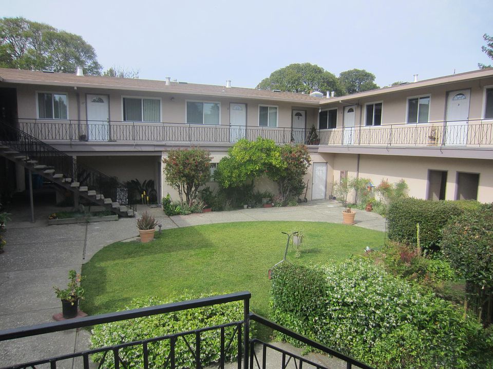 1st image of 1557 Hudson St APT 14