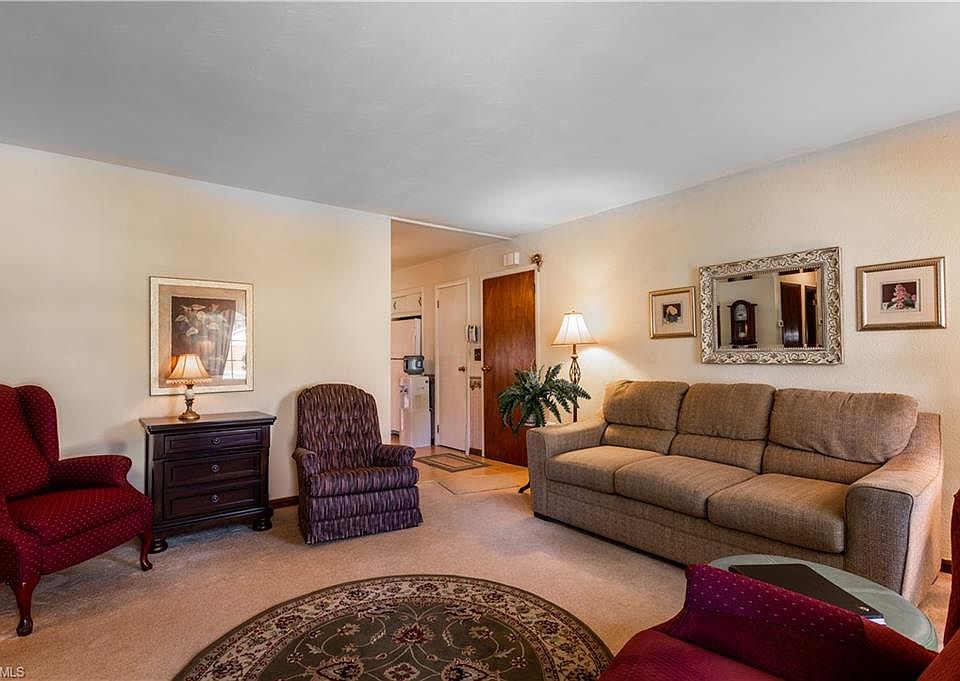 1st image of 2328 Lincoln Dr
