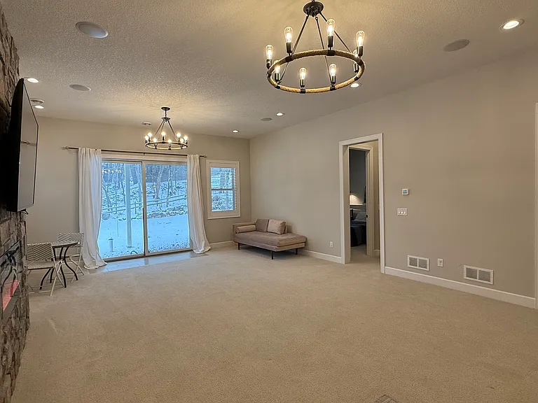 19370 Lake Ave — Photo 29