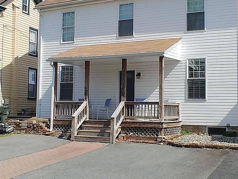 1st image of 441 Curtis Ln