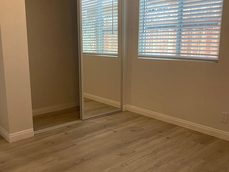 17006 S Berendo Ave — Photo 5