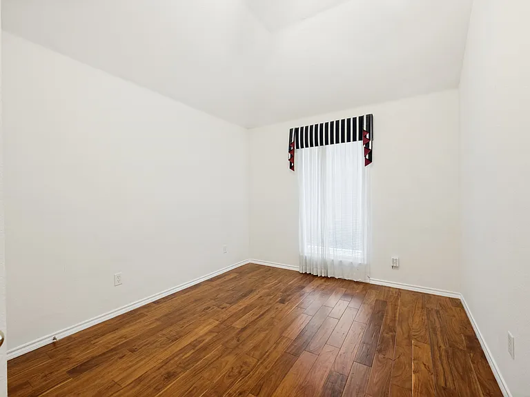 8809 Sunset Trace Dr — Photo 10