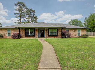 16 Meadowview Dr, Texarkana, AR 71854
