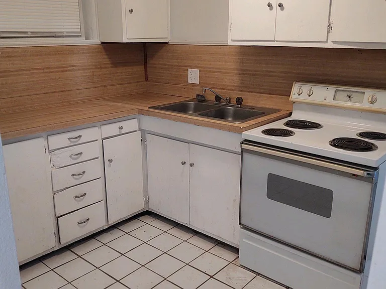 705 S Lexington St #D — Photo 4