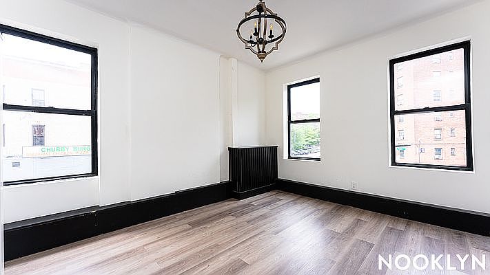 1st image of 299 Chauncey St #4