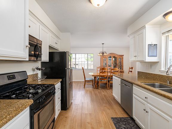 5th image of 25480 Cottage St