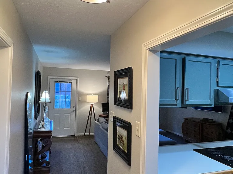 2250 Remington Rd — Photo 4