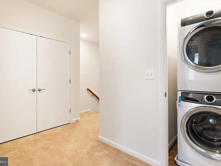 20532 Milbridge Ter — Photo 25