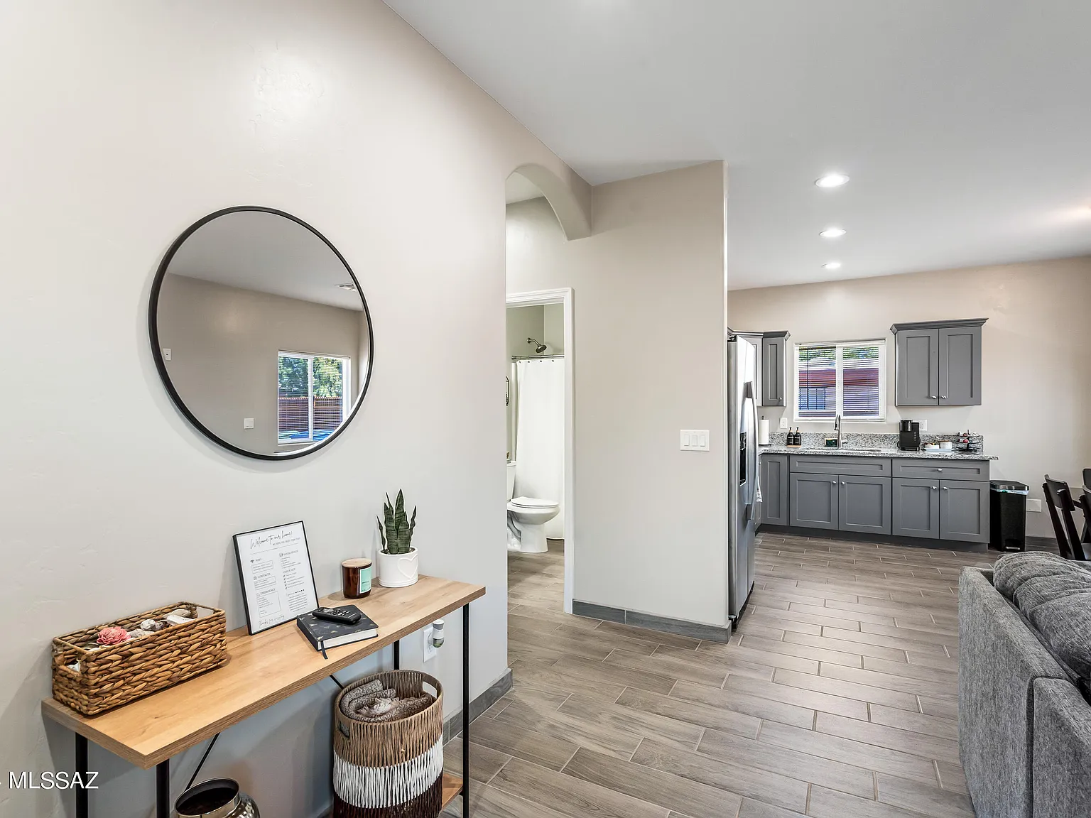 3 bed, 2.0 bath, 1079 sqft, $1,800 — Photo 3