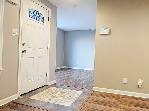 4th image of 76 Birchwood Dr