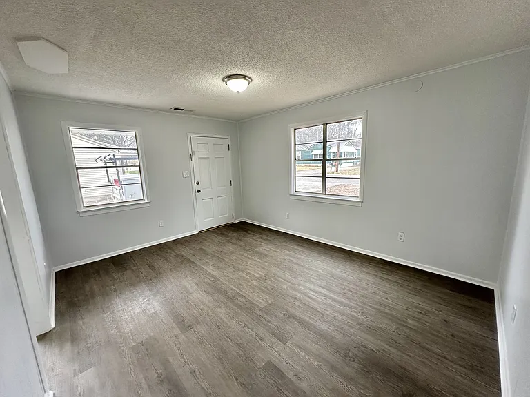 80 Wilkes Cir — Photo 2