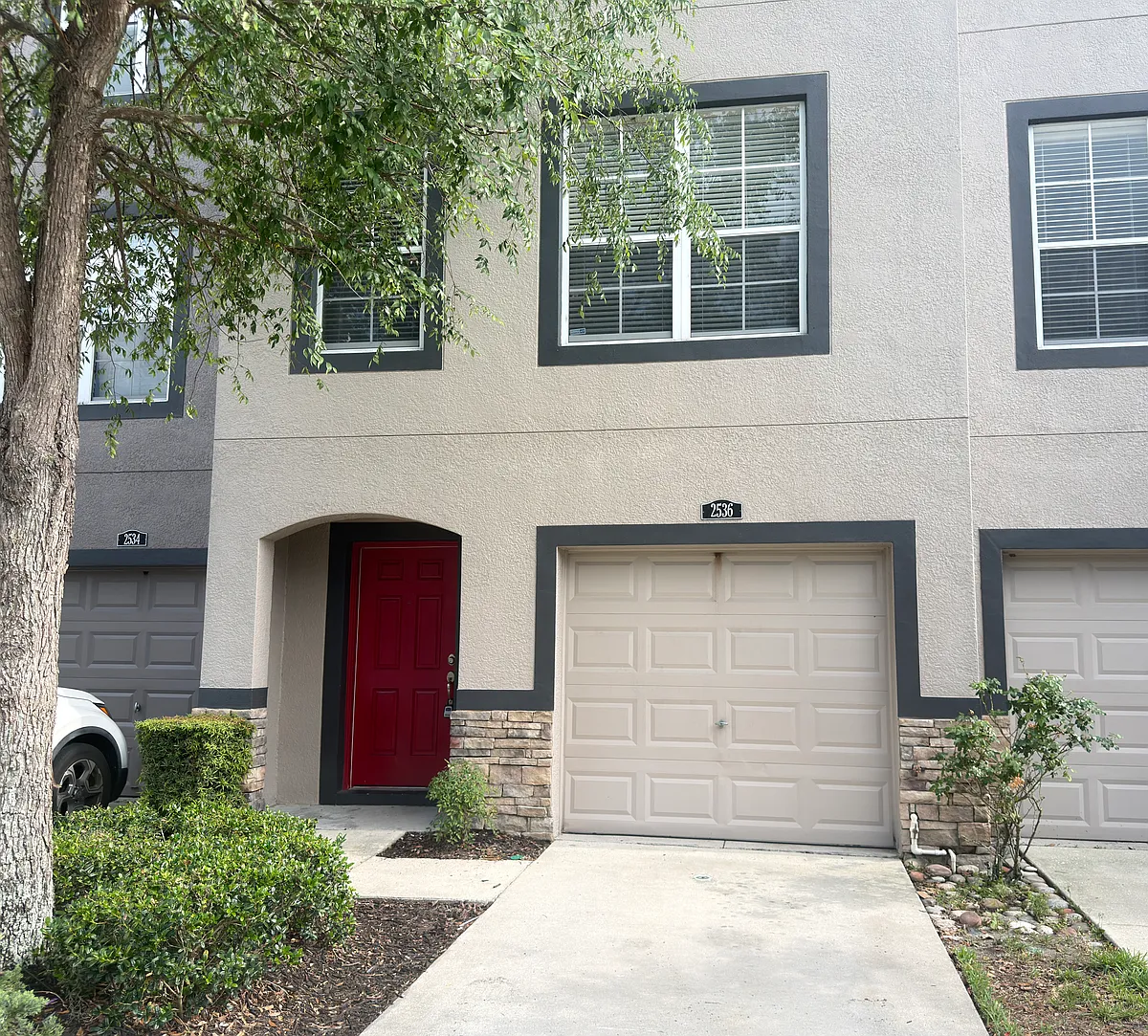 Building Photo - 2536 Lexington Oak Dr